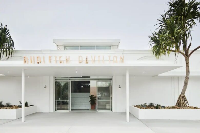 Stylish Apartment on Burleigh Heads Beachfront - Gold Coast, Australia