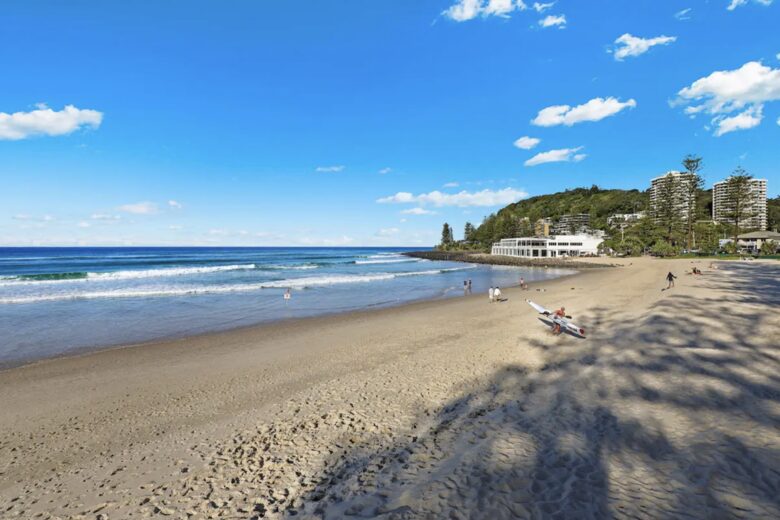 Stylish Apartment on Burleigh Heads Beachfront - Gold Coast, Australia