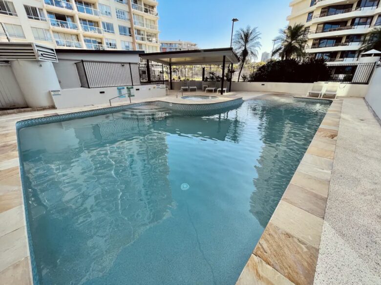 Stylish Apartment on Burleigh Heads Beachfront - Gold Coast, Australia