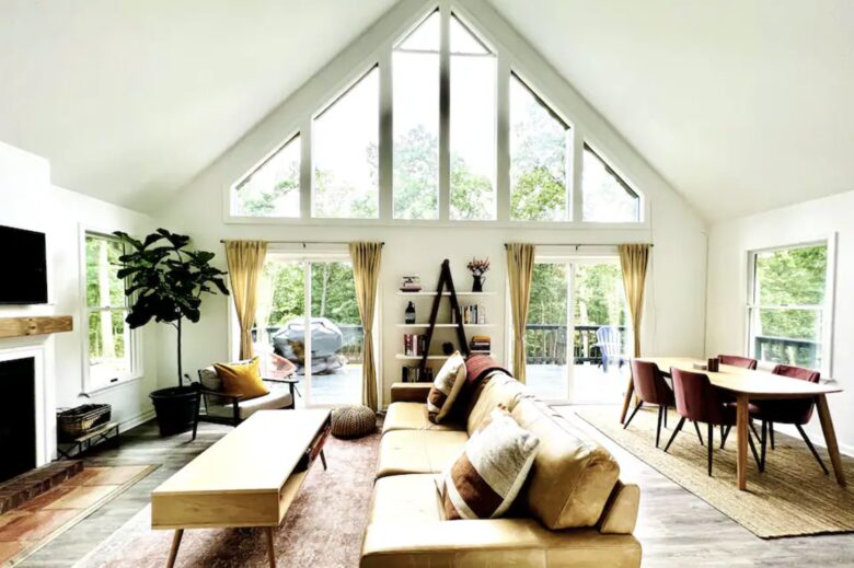 Cozy Chalet Near Berkeley Springs & Harpers Ferry - Gerrardstown, West Virginia