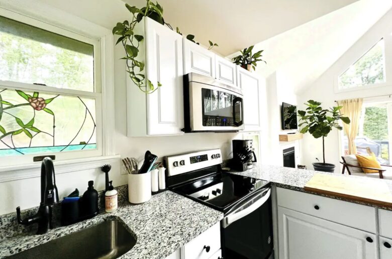 Cozy Chalet Near Berkeley Springs & Harpers Ferry - Gerrardstown, West Virginia