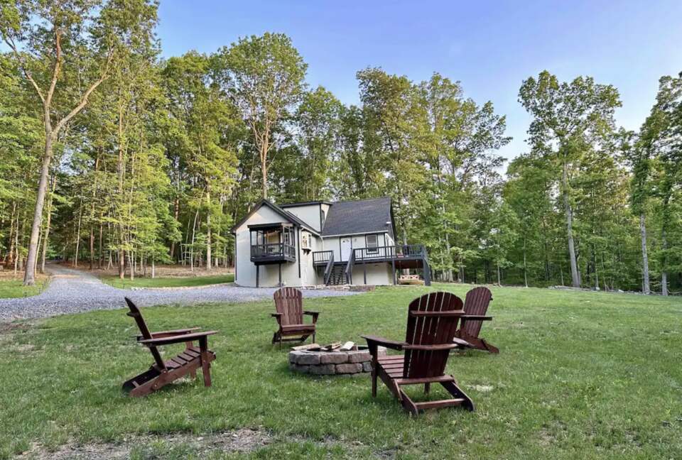 Cozy Chalet Near Berkeley Springs & Harpers Ferry - Gerrardstown, West Virginia