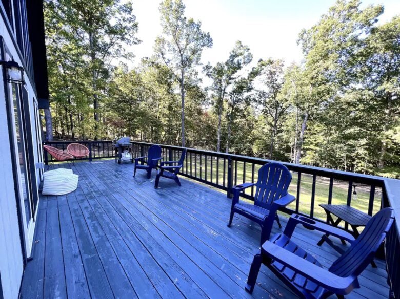 Cozy Chalet Near Berkeley Springs & Harpers Ferry - Gerrardstown, West Virginia