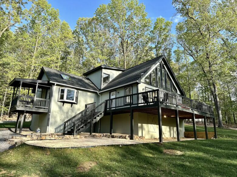 Cozy Chalet Near Berkeley Springs & Harpers Ferry - Gerrardstown, West Virginia