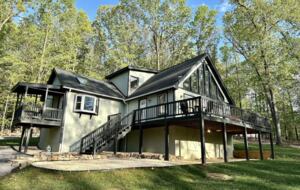 Cozy Chalet Near Berkeley Springs & Harpers Ferry - Gerrardstown, West Virginia