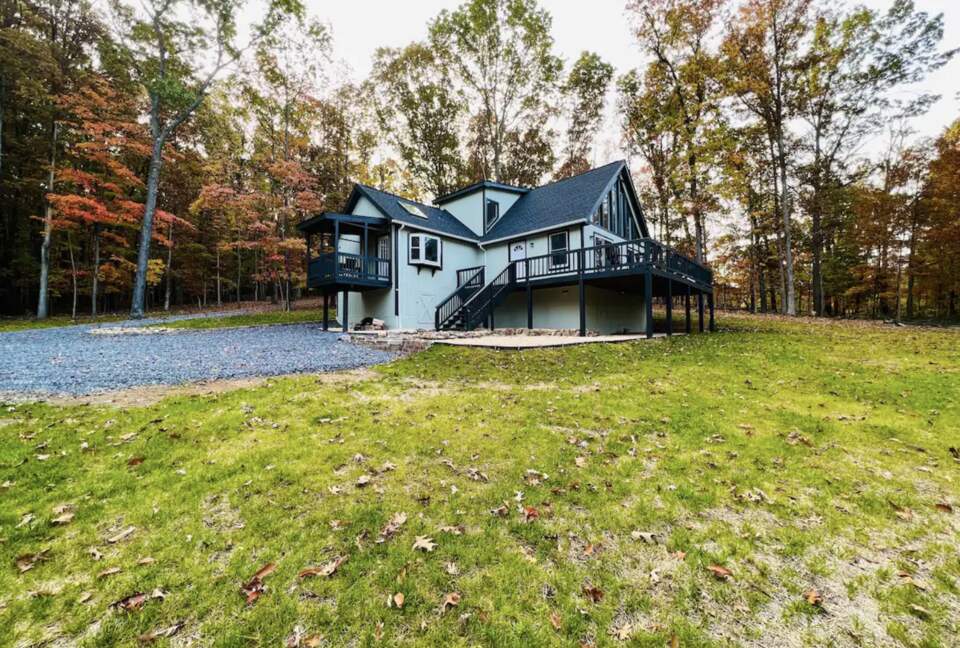Cozy Chalet Near Berkeley Springs & Harpers Ferry - Gerrardstown, West Virginia