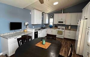 Charming Coastal Getaway with Private Outdoor Spaces - Baywood-Los Osos, California