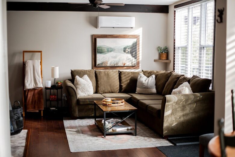 Charming 3-Bedroom Cabin Retreat in the Woods - Coboconk, Canada