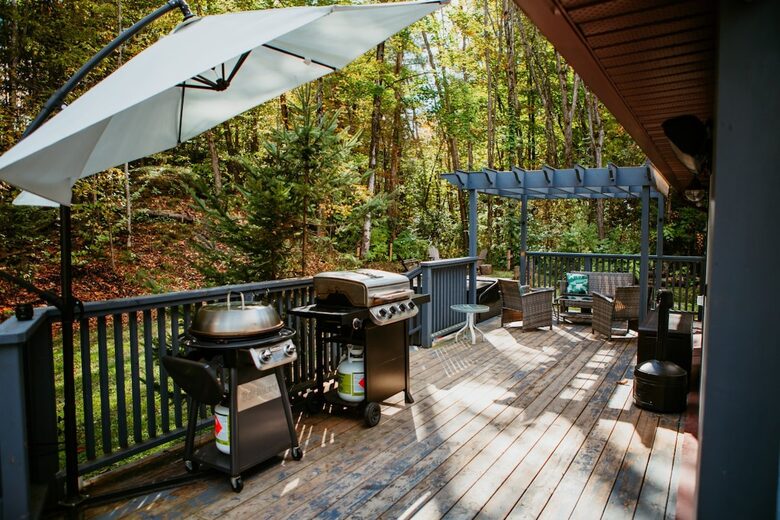 Charming 3-Bedroom Cabin Retreat in the Woods - Coboconk, Canada