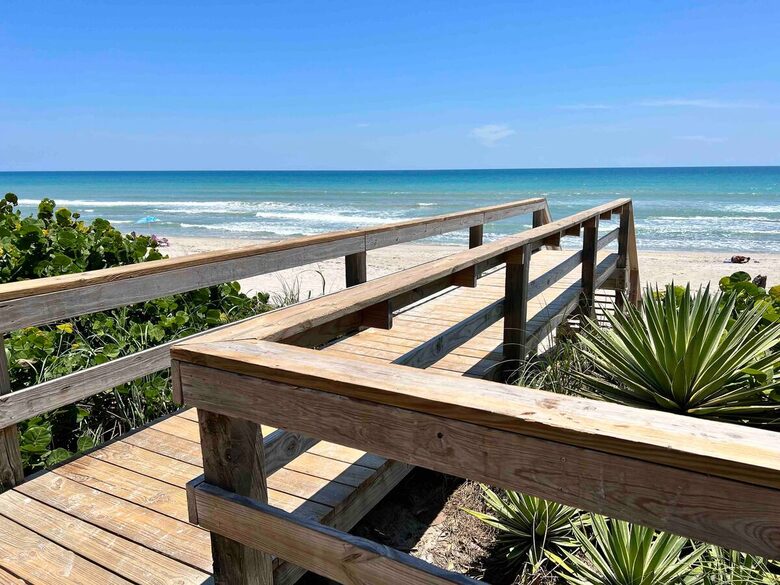 Luxury Beachside Retreat - Satellite Beach, Florida