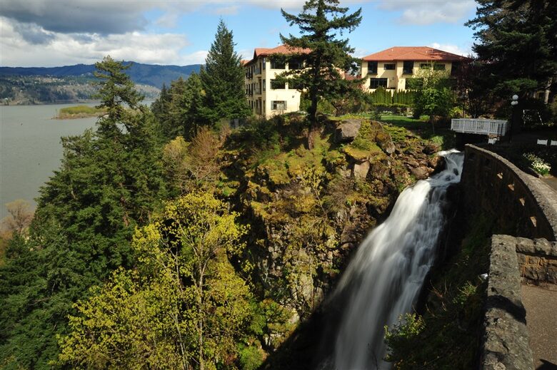 Columbia Cliff Villas - 2 Bedroom Pinnacle Suite - Hood River, Oregon