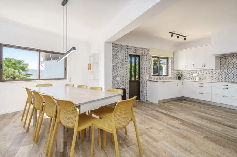 Stylish 5-Bedroom Algarve Retreat with Pool - Lagos, Portugal