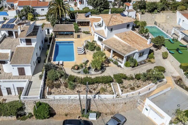 Stylish 5-Bedroom Algarve Retreat with Pool - Lagos, Portugal