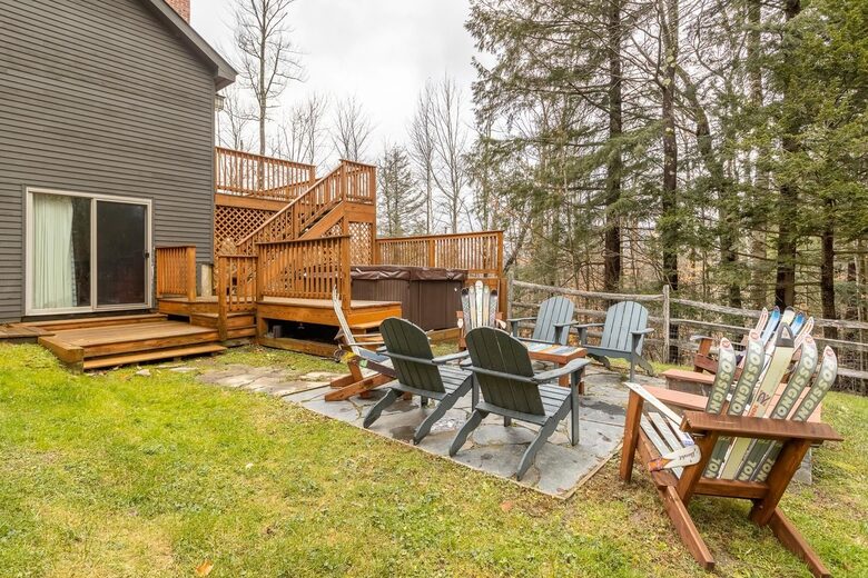 Cozy Mountain Escape with Hot Tub & Prime Access - Winhall, Vermont