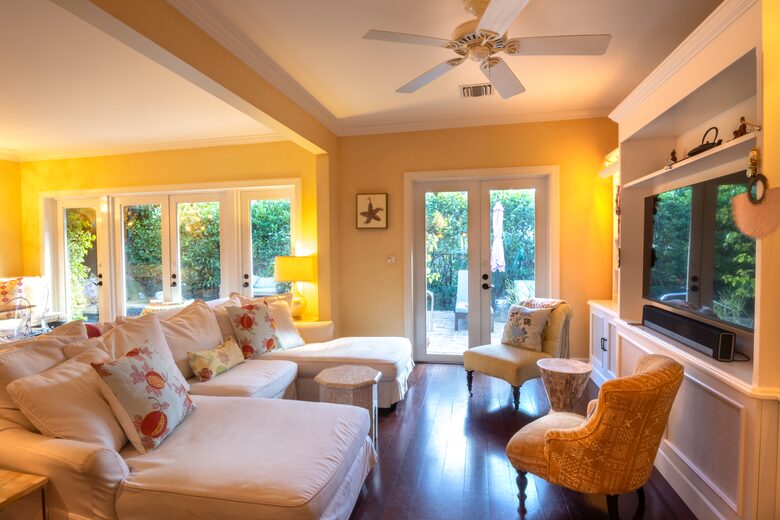 Charming Palm Beach Cottage with Pool & Private Beach Access - Palm Beach, Florida