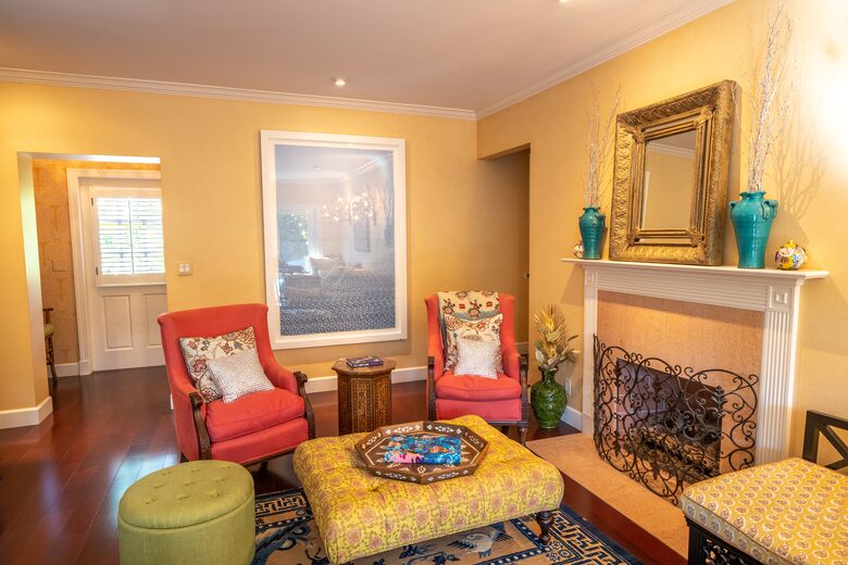Charming Palm Beach Cottage with Pool & Private Beach Access - Palm Beach, Florida