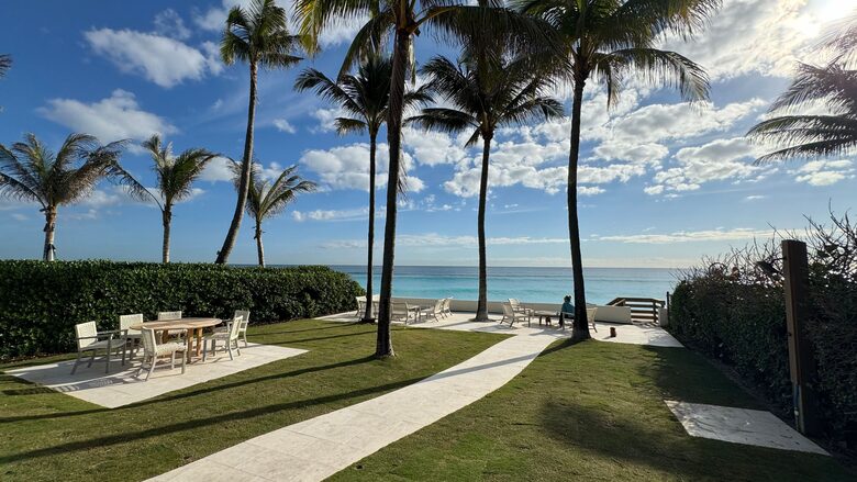 Charming Palm Beach Cottage with Pool & Private Beach Access - Palm Beach, Florida