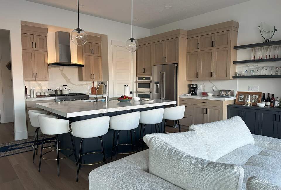 Full modern kitchen with Microwave c, convection ove, osmosis water
