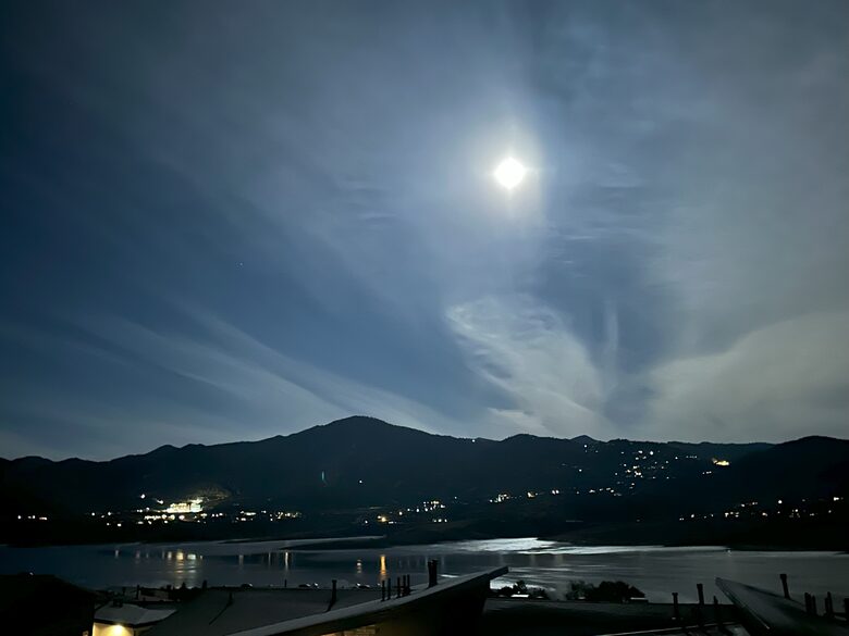 View of the moon rising over Jordenell Lake an Deer Valley