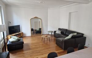 Dans 2BD Apartment - Neuilly-Sur-Seine, Paris, France