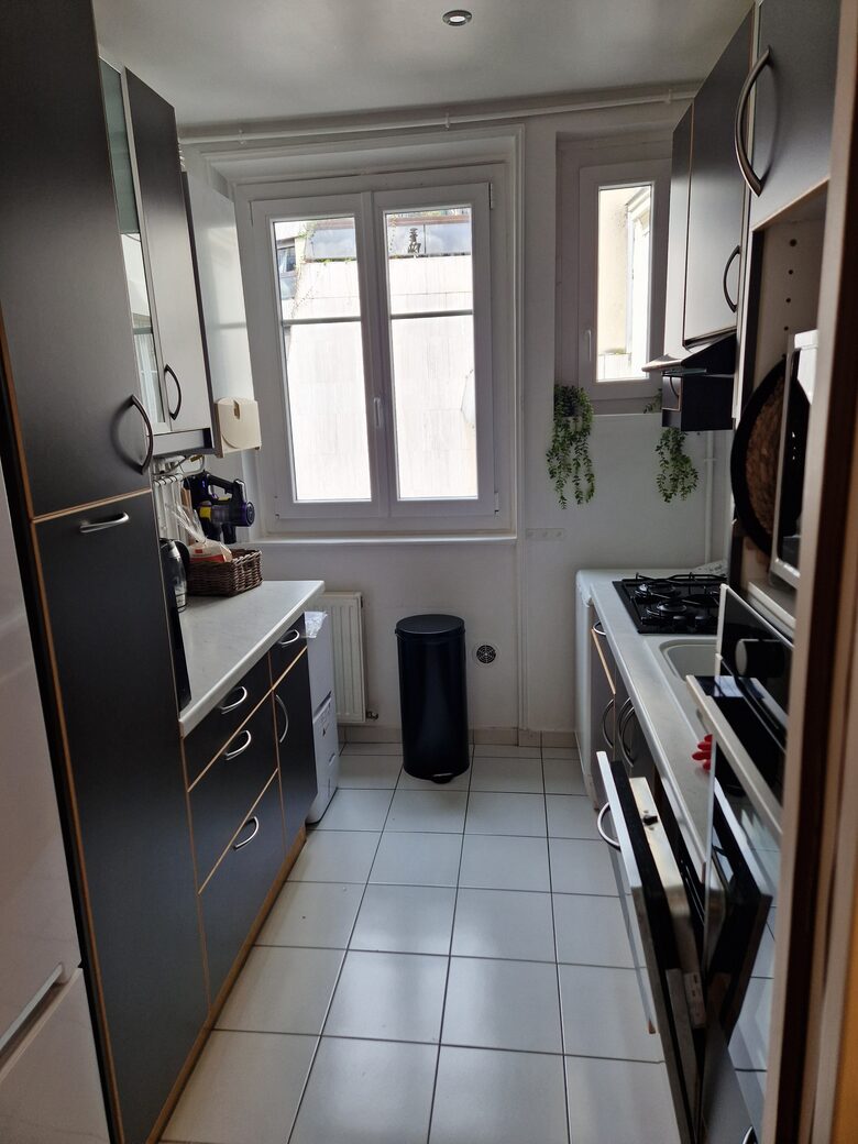 Dans 2BD Apartment - Neuilly-Sur-Seine, Paris, France