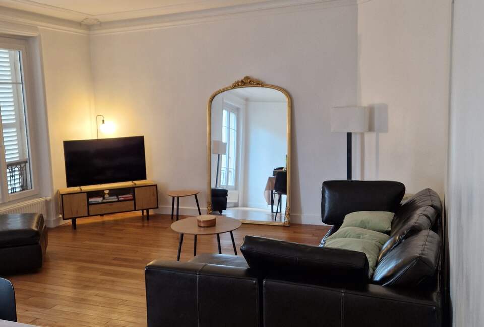 Dans 2BD Apartment - Neuilly-Sur-Seine, Paris, France