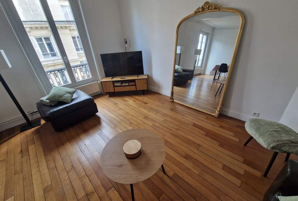 Dans 2BD Apartment - Neuilly-Sur-Seine, Paris, France