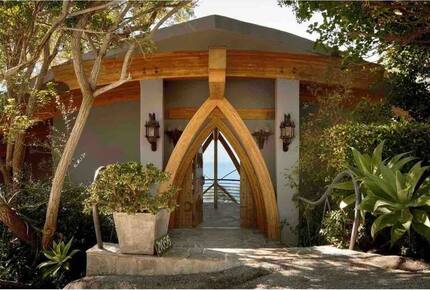 Iconic Malibu Masterpiece - Malibu, California
