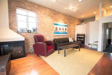 Stunning Duplex Penthouse with Skyline Views in Wicker Park - Chicago, Illinois