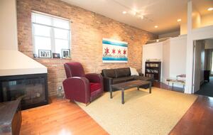 Stunning Duplex Penthouse with Skyline Views in Wicker Park - Chicago, Illinois