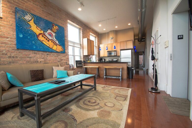 Stunning Duplex Penthouse with Skyline Views in Wicker Park - Chicago, Illinois