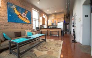 Stunning Duplex Penthouse with Skyline Views in Wicker Park - Chicago, Illinois