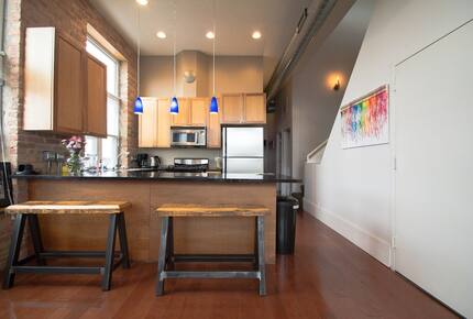 Stunning Duplex Penthouse with Skyline Views in Wicker Park - Chicago, Illinois