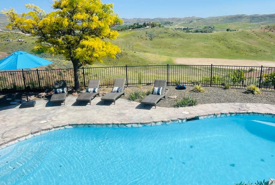 Private Retreat | Pool, Spa, Sauna, Firepit & Views - Boise, Idaho