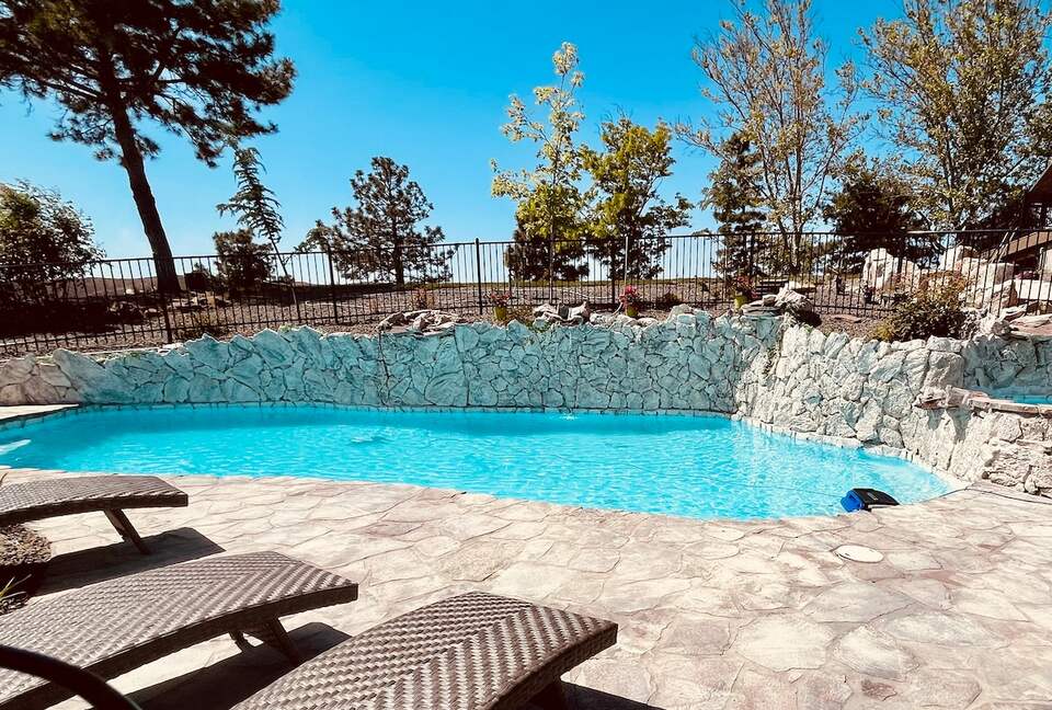 Private Retreat | Pool, Spa, Sauna, Firepit & Views - Boise, Idaho