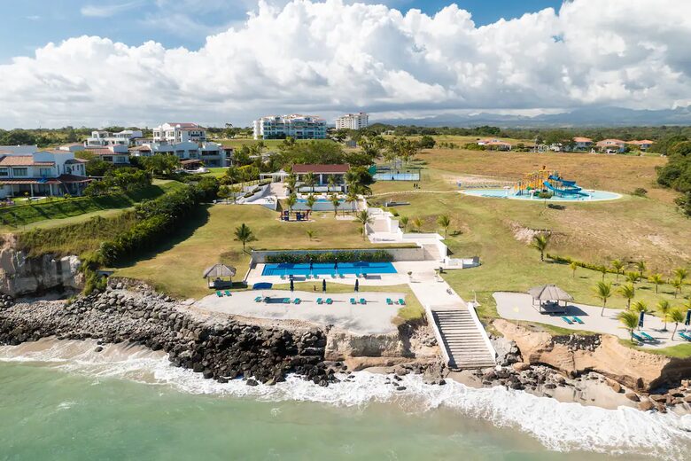 Spectacular 2-Story Beach Penthouse - San Carlos, Panama