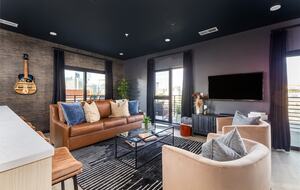 Pet Friendly | Skyline Views |  Broadway | Pool - Nashville, Tennessee