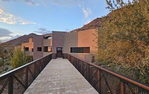 Award Winning Hillside Retreat with Stunning Valley Views - Paradise Valley, Arizona