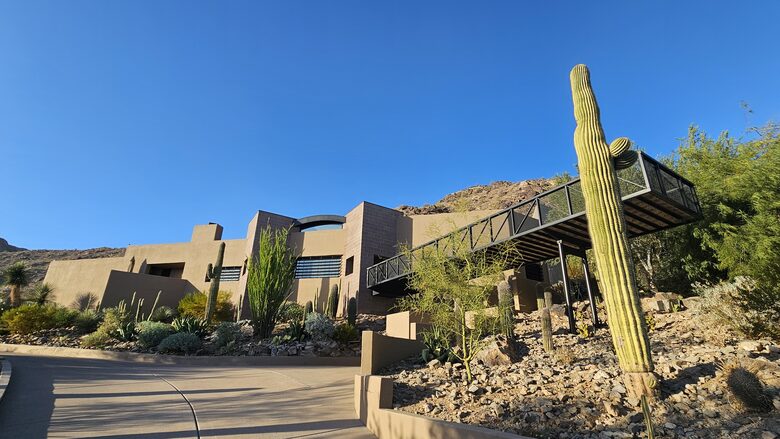 Award Winning Hillside Retreat - Paradise Valley, Arizona