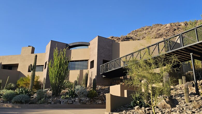 Award Winning Hillside Retreat - Paradise Valley, Arizona