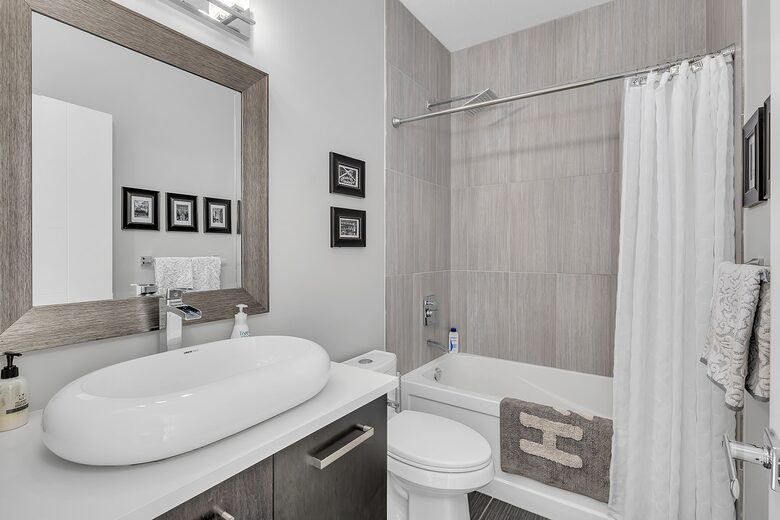 Main Bathroom