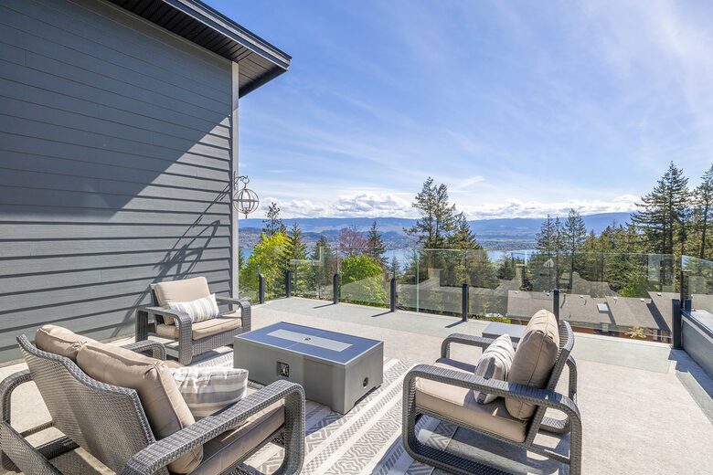 Large 400 square foot deck