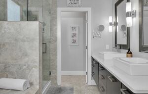 Luxury Lakeview Home - Kelowna, British Columbia - West Kelowna, Canada