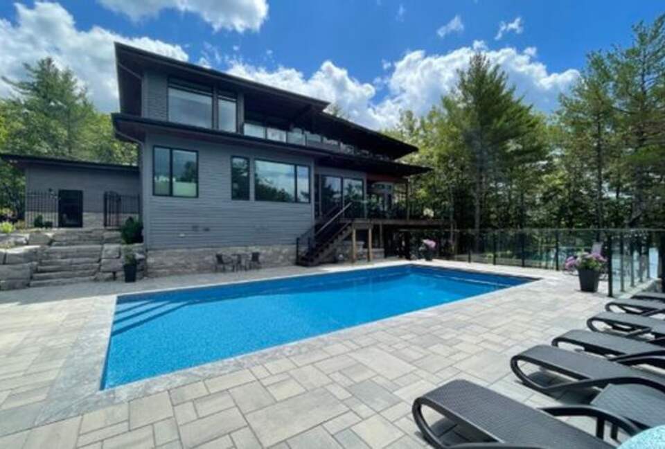 Lakehouse Retreat - Wellington, Halifax, Canada