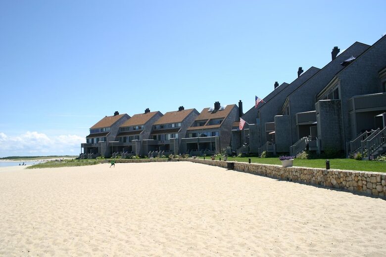 Townhouse on the Beach, Pool, Walk to Main St. - Barnstable, Massachusetts