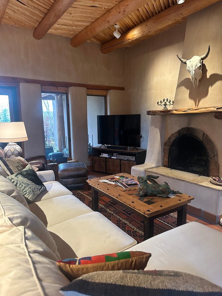 Buena Vista Adobe Hideaway | 20 minutes to Taos Ski Valley - El Prado, New Mexico