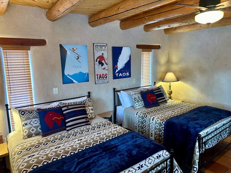 Buena Vista Adobe Hideaway | 20 minutes to Taos Ski Valley - El Prado, New Mexico