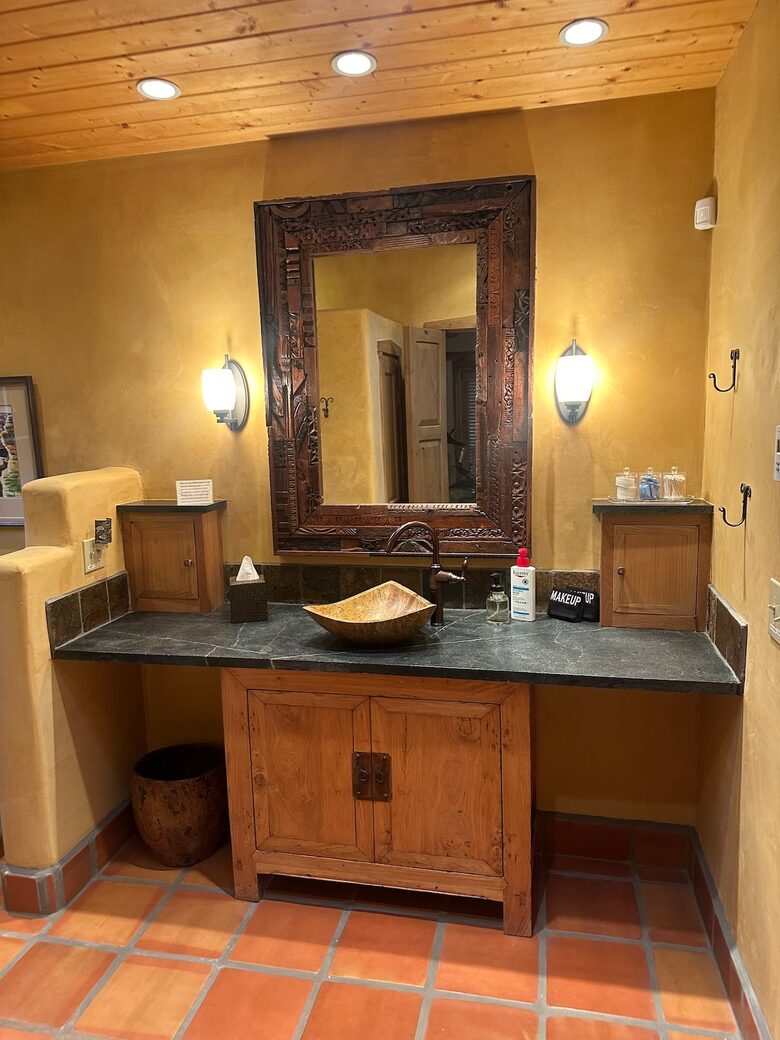 Buena Vista Adobe Hideaway | 20 minutes to Taos Ski Valley - El Prado, New Mexico
