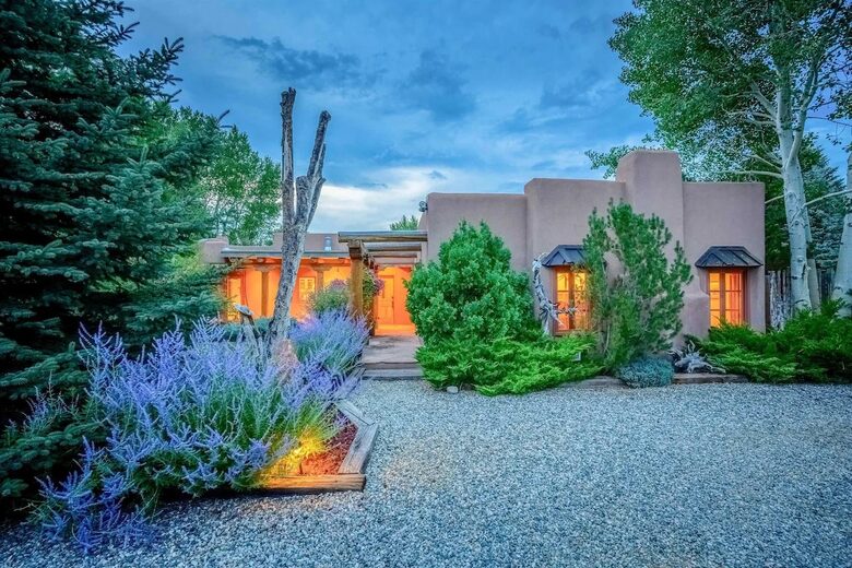 Buena Vista Adobe Hideaway | 20 minutes to Taos Ski Valley - El Prado, New Mexico