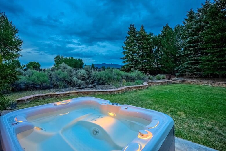 Buena Vista Adobe Hideaway | 20 minutes to Taos Ski Valley - El Prado, New Mexico